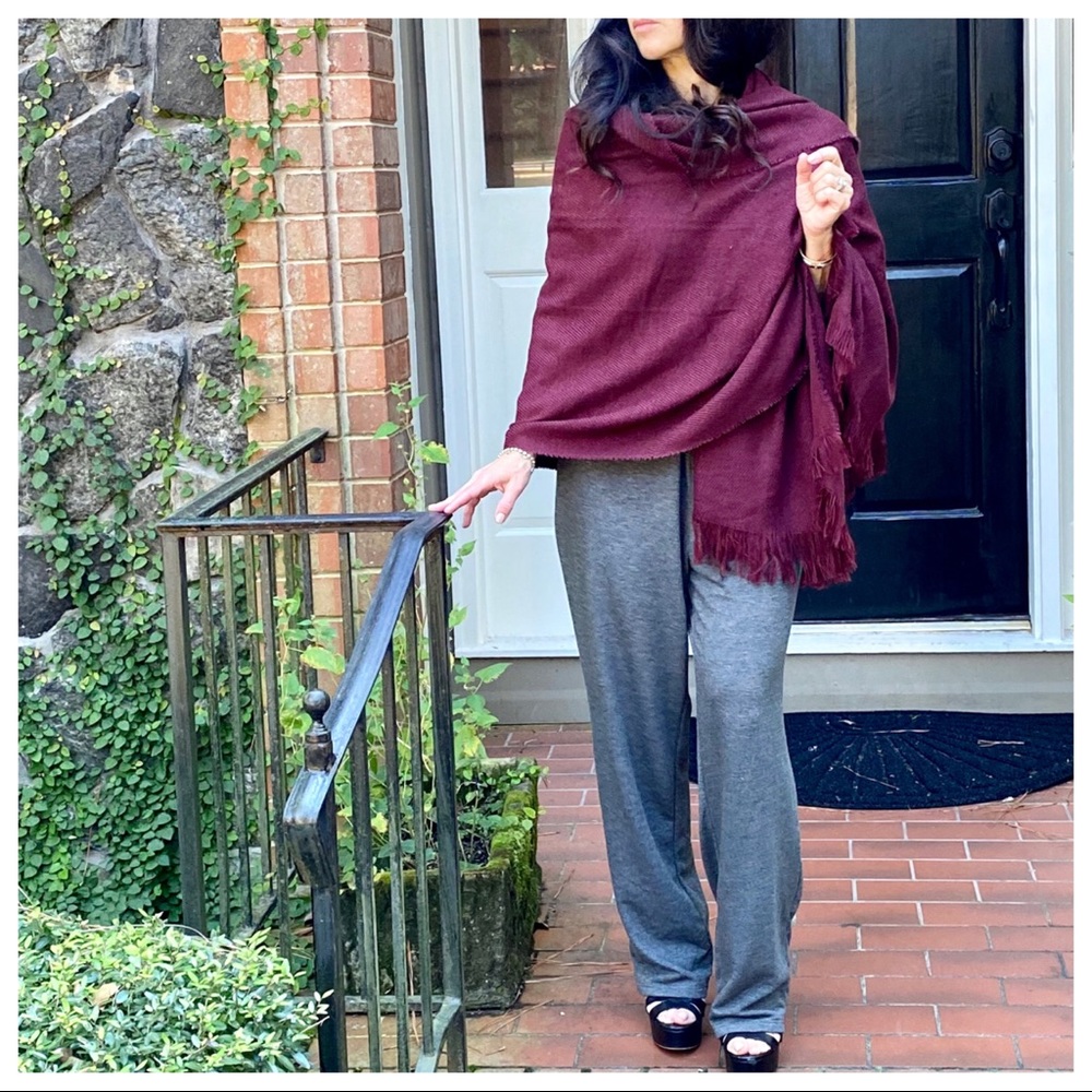 Cashmere Burgundy oversized Shawl/Scarf - Picture 3 of 7
